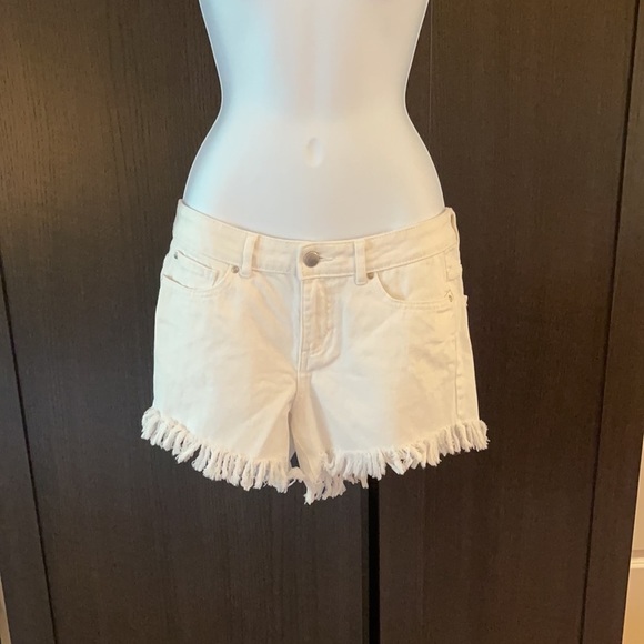 Denim Co White Jeans Shorts Frayed Hem SZ4 - Picture 3 of 10